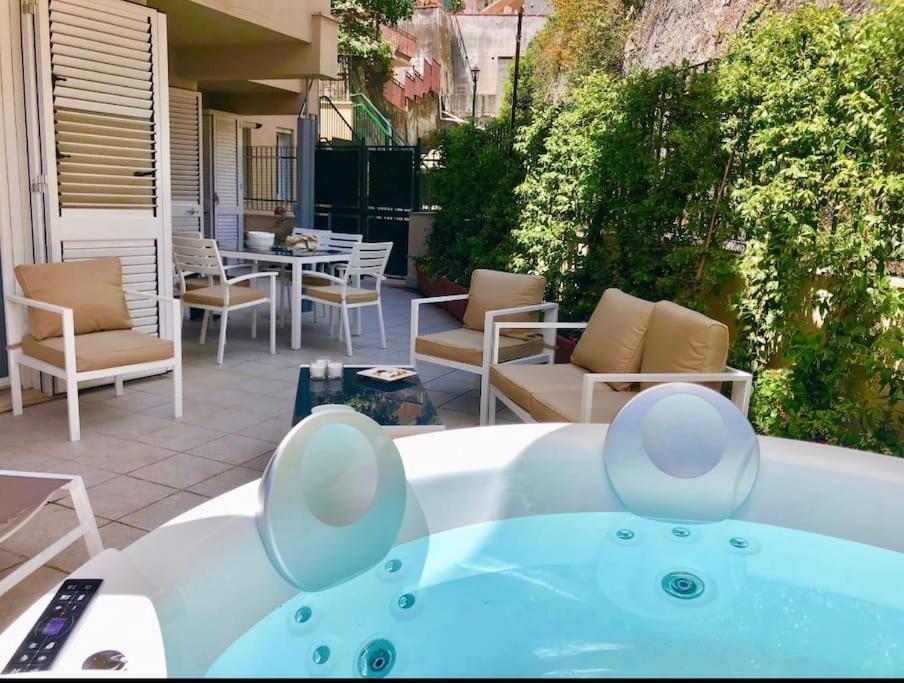 Casa Mando With Terrace And Jacuzzi Διαμέρισμα Ταορμίνα Εξωτερικό φωτογραφία